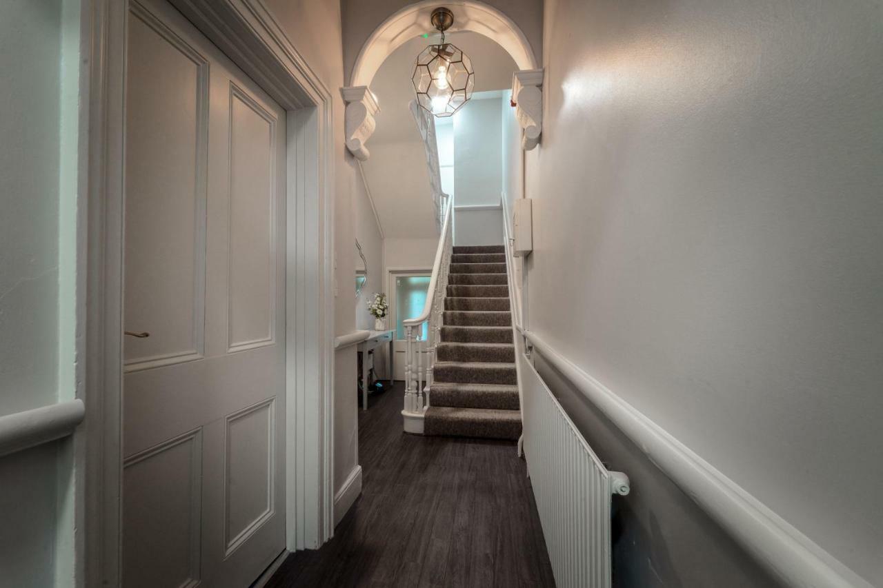Anabelle'S Guest House Бат Екстериор снимка