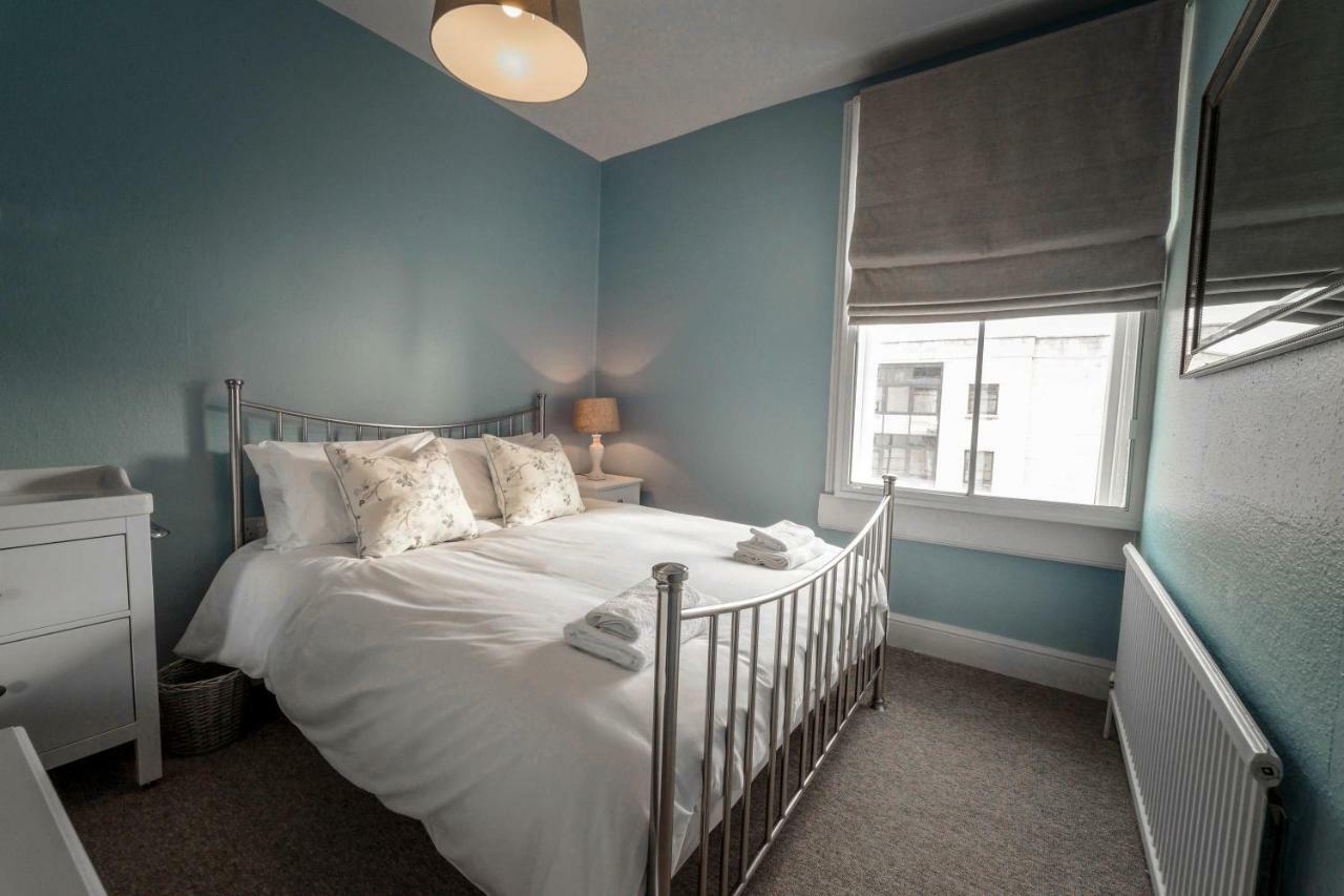Anabelle'S Guest House Бат Екстериор снимка