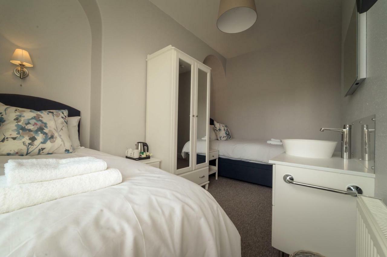 Anabelle'S Guest House Бат Екстериор снимка